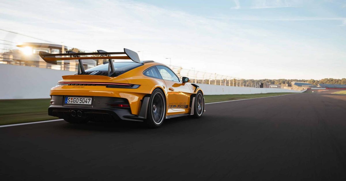 Porsche 911 992 GT3 RS in Yellow (12) | Porsche Knowledge