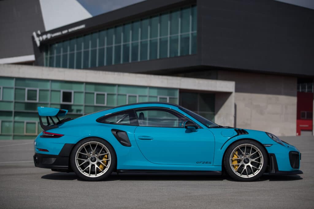 Porsche 911 991 GT2 RS Miami Blue